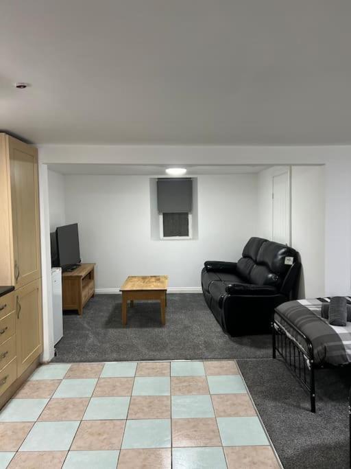 Studio Flat Twin - Town Centre Merthyr Tydfil Exterior photo