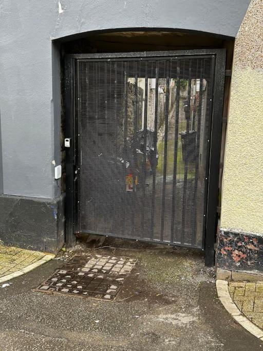 Studio Flat Twin - Town Centre Merthyr Tydfil Exterior photo